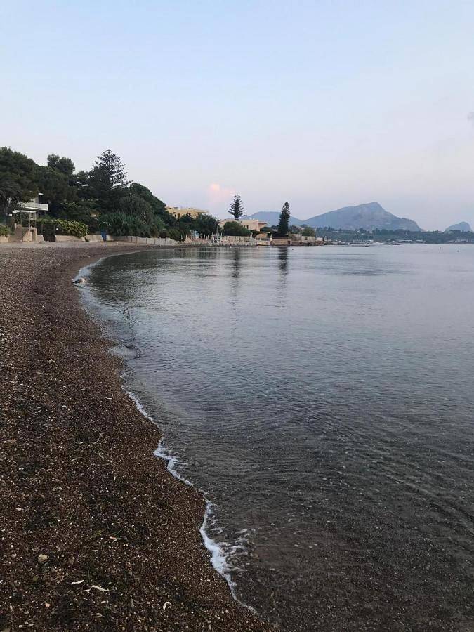 Villa Silvia by Ville in Palermo in Casteldaccia, Provincia di Palermo