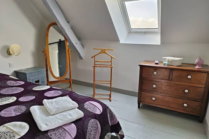 Gîte pour 4 personnes, avec terrasse et jardin à Le Molay-Littry - 2