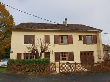 Gîte pour 6 personnes, avec terrasse à Champagnac-la-Rivière