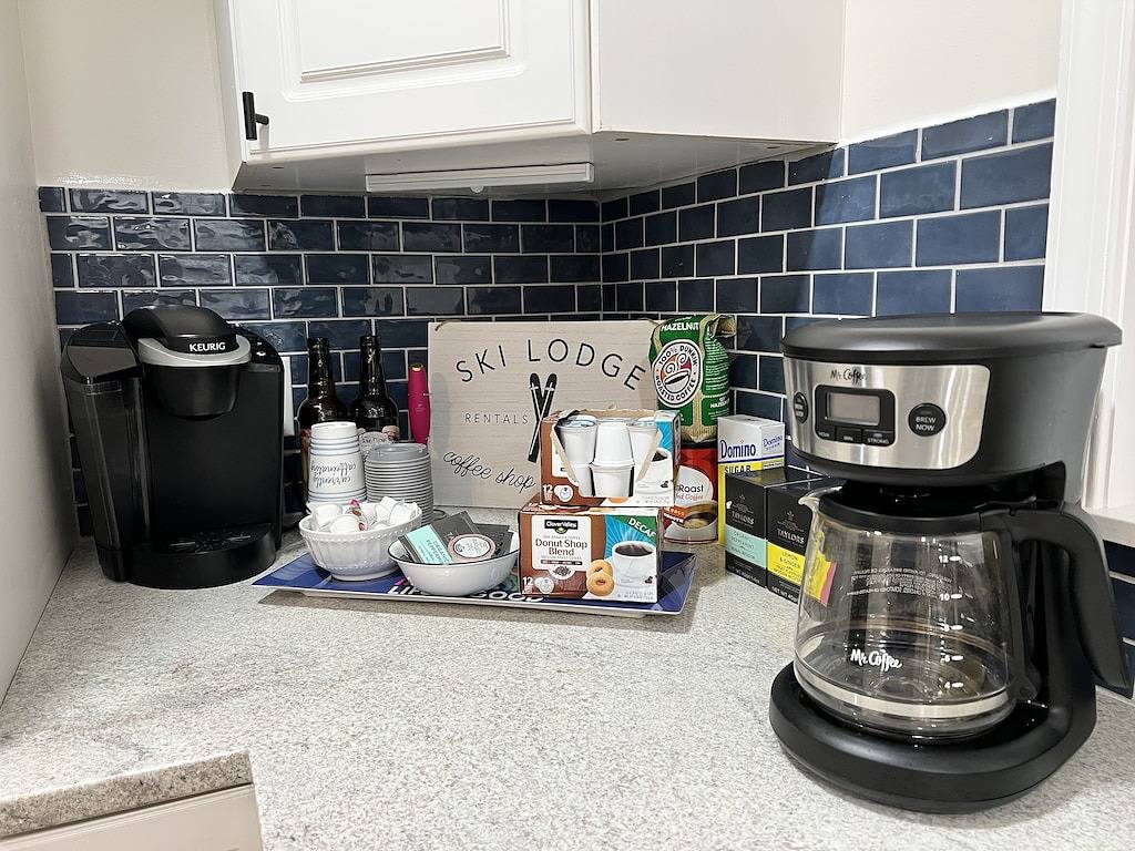 Huge Cabin at Ski Mtn- Hot Tub, Fireplace, Game Room in Masthope, Pike County