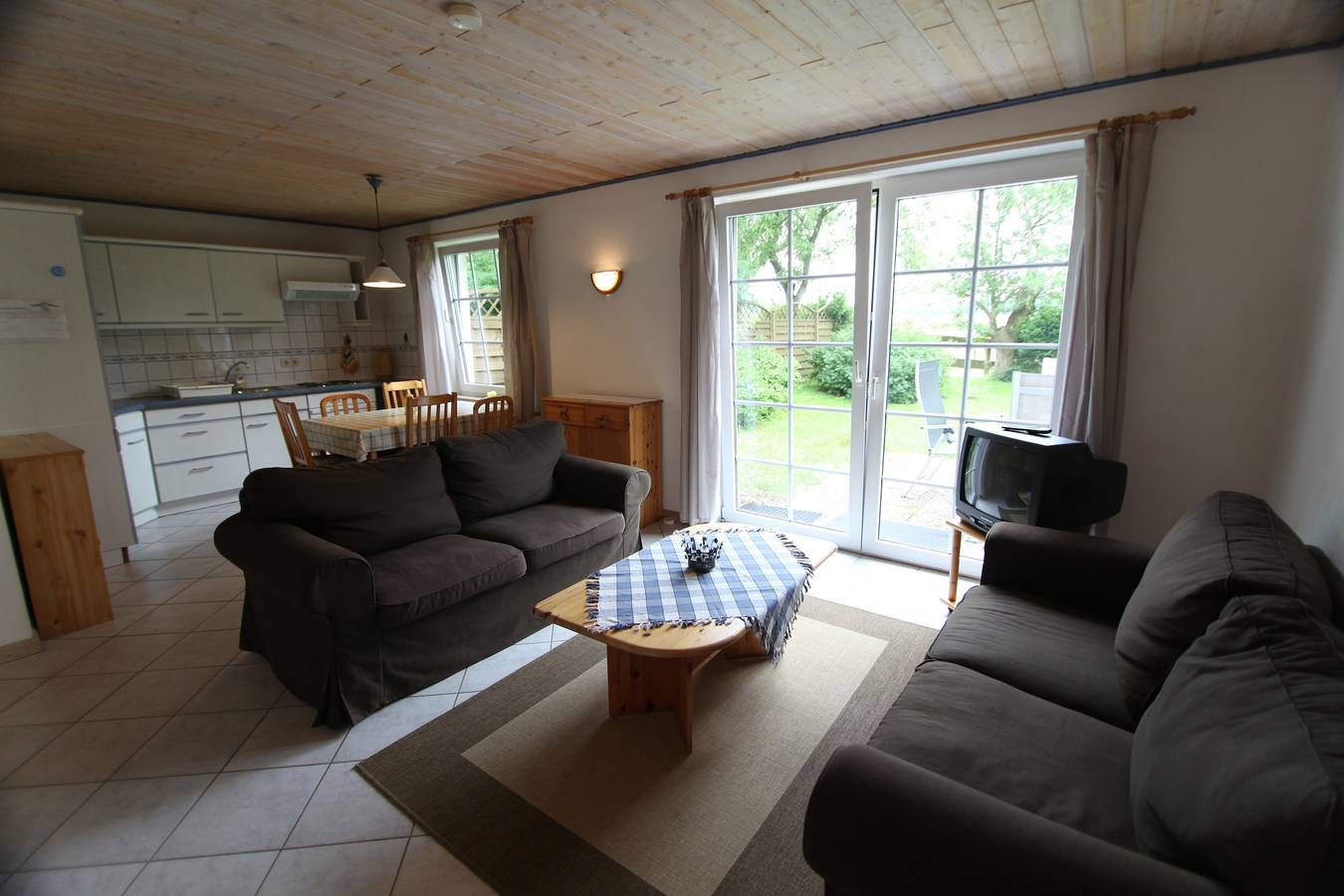 Ganze Ferienwohnung, Ferienhof Petersen - Obstgartenwohnung in Boren, Grünes Binnenland