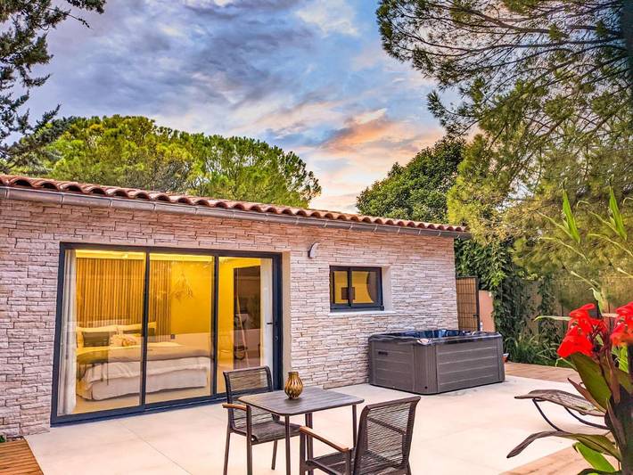 Villa per 2 persone, con Idromassaggio e Terrazza nonché Giardino a Nîmes