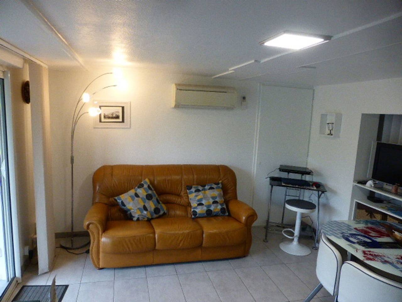 Entire apartment, Wohnung "Les Platanes" mit Jacuzzi in Latresne, Bordeaux region