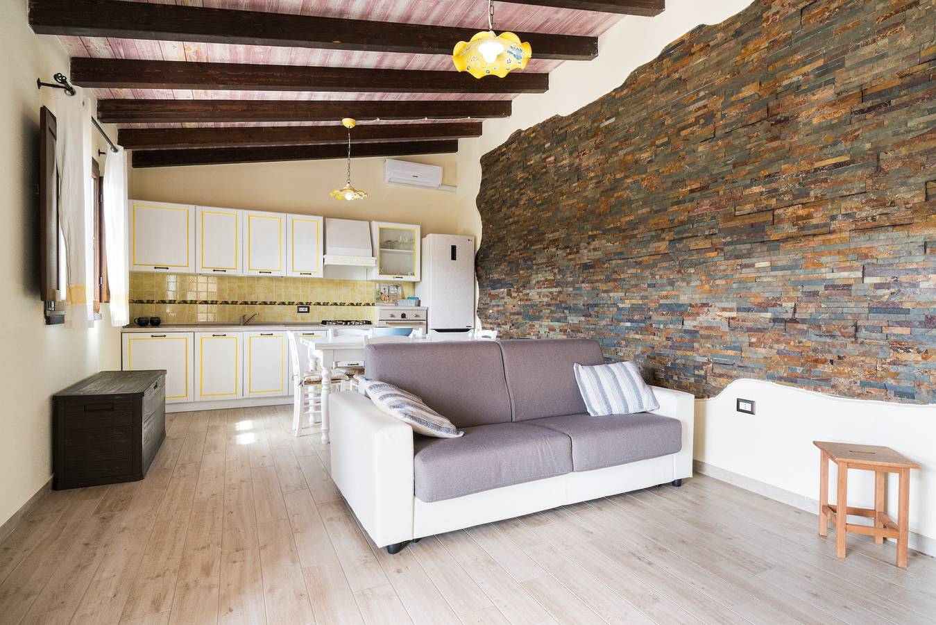 Casa vacanze 'Casa Luna' con vista lago, Wi-Fi e aria condizionata in Dorgali, Golfo di Orosei