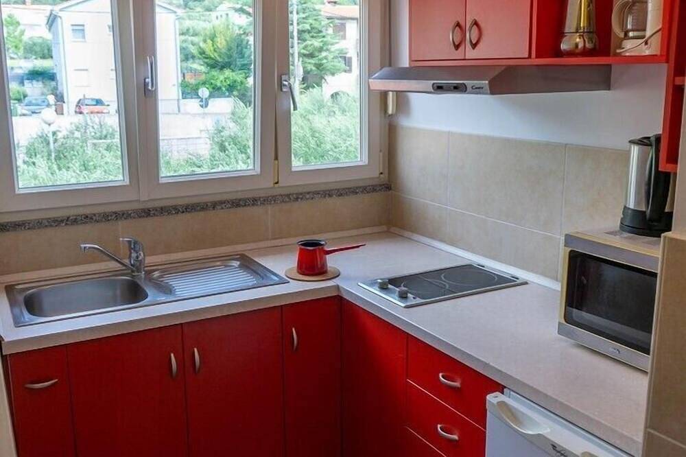 Ganze Wohnung, Apartment Petrica Nr.1 - ohne Balkon, gelegen in dem ruhigen Dorf Jurandvor bei Baska in Baska, Krk