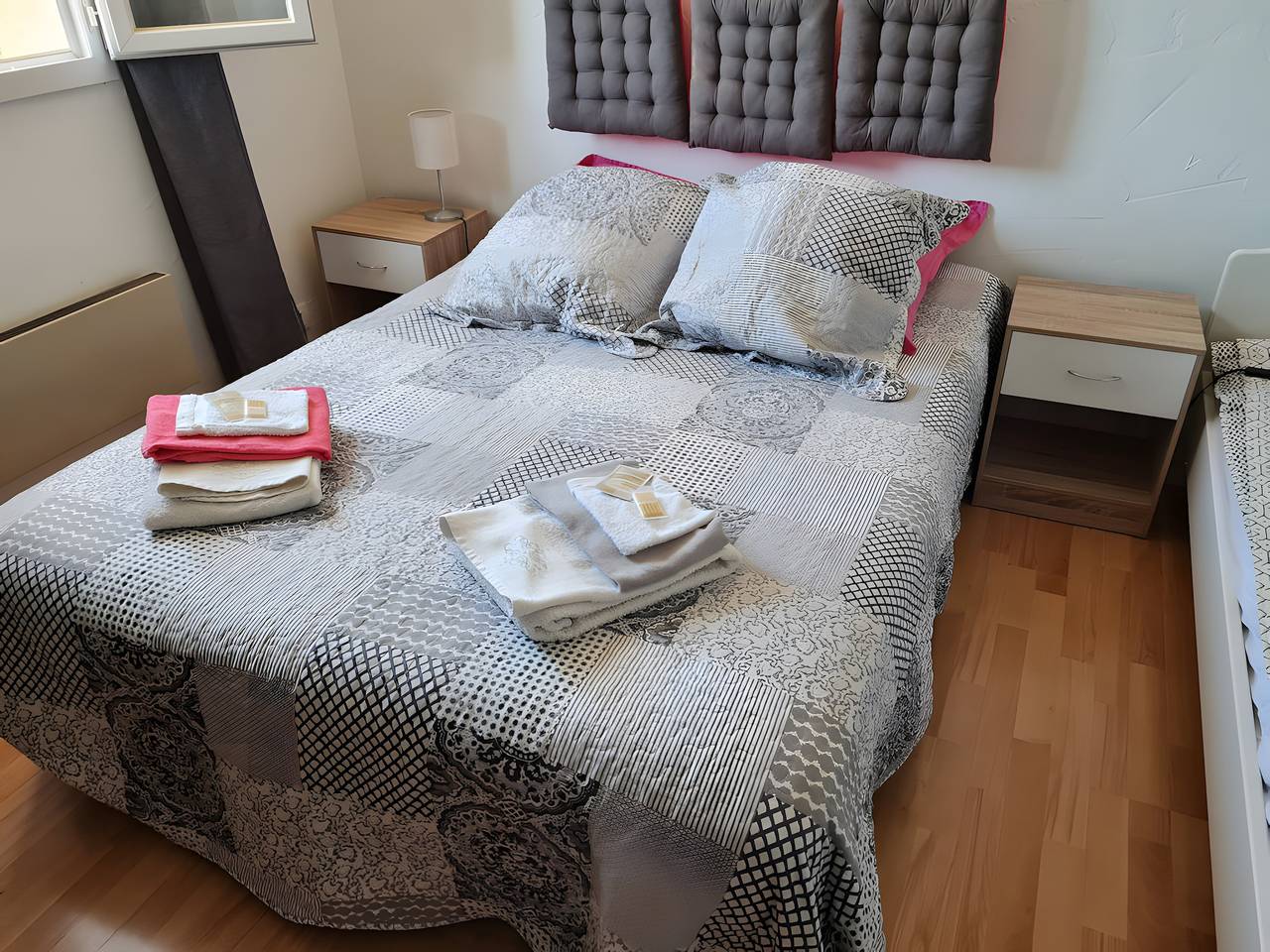 Bed and Breakfast « Perroquet » avec vue montagne, Wi-Fi et climatisation in Coaraze, Côte méditerranéenne (France)