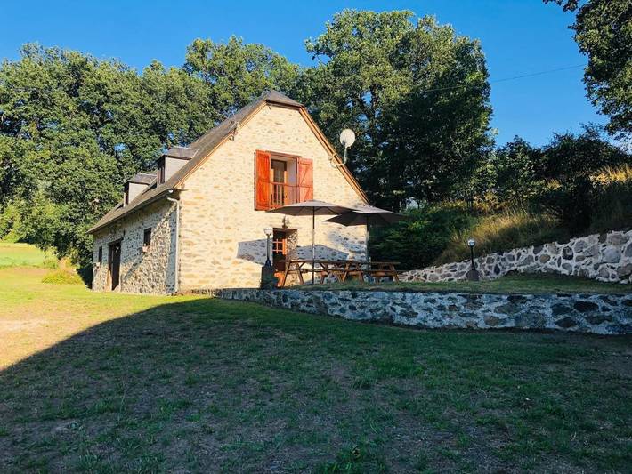 Location de vacances pour 10 personnes, avec Balcon et Jacuzzi ainsi que Terrasse et Jardin à Préchac