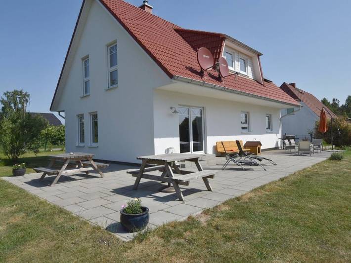 Ferienhaus für 11 Personen, mit Terrasse und Garten in Hornstorf