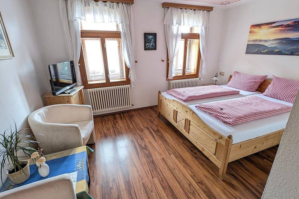 Zimmer 2 - Berggasthaus & Pension Schöne Aussicht in Klingenthal, Chemnitz und Umgebung