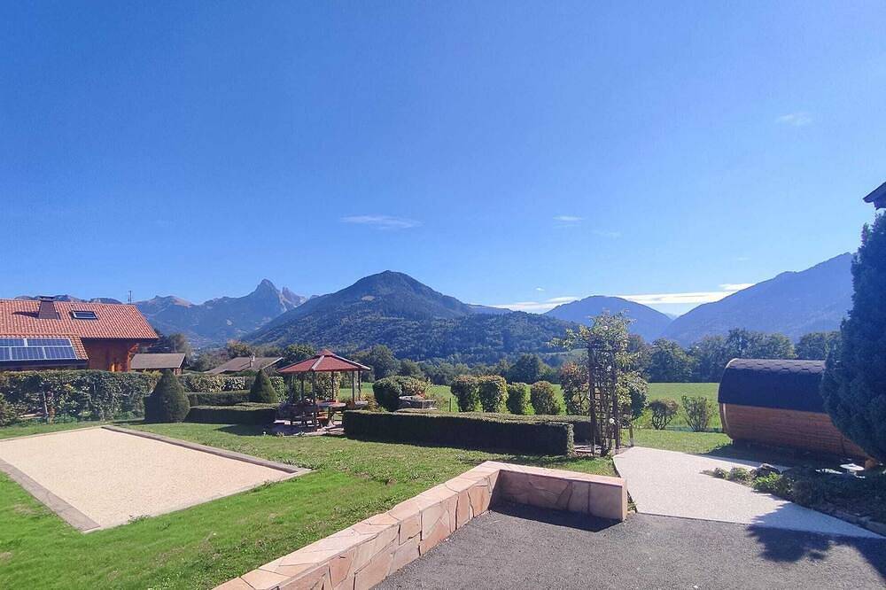 Appartement entier, Appartement dans chalet de prestige avec vue panoramique sur les montagnes in Vinzier, Région de Thonon-les-Bains