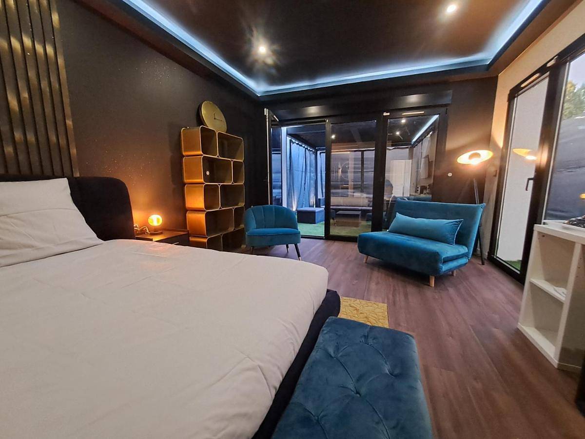 Appartement entier, Belle Suite Métro 14 Paris in Orly (Île de France), Val-de-Marne