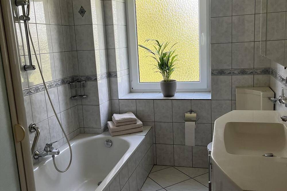 Ganze Wohnung, Ferienwohnung Bliesgau - Appartement/Fewo, Dusche, Wc, 1 Schlafraum in Blieskastel, Saarpfalz-Kreis
