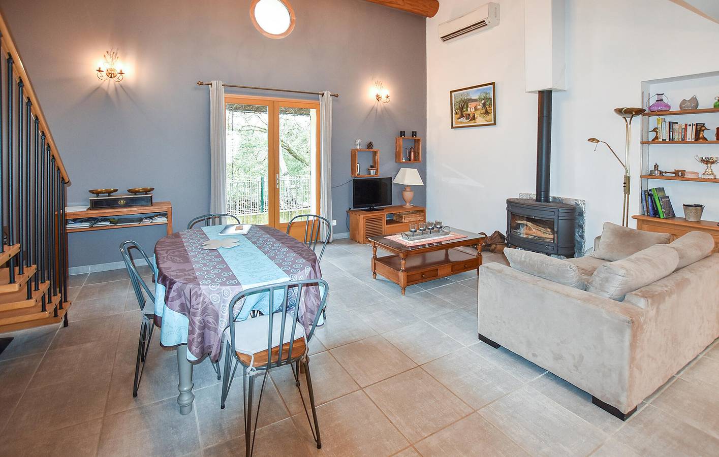 Appartement met uitzicht op de bergen, zwembad, parkeerplaats en airconditioning - 500 m van Mormoiron in Mormoiron, Parc naturel régional du Mont-Ventoux