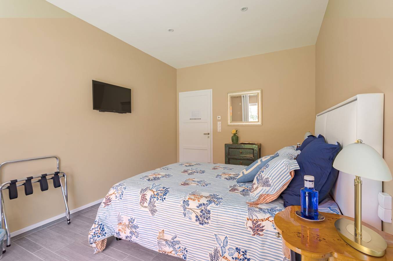 Chambre d’hôtes « Suite Catalogne » avec vue montagne, Wi-Fi et climatisation in Sorède, Côte méditerranéenne (France)