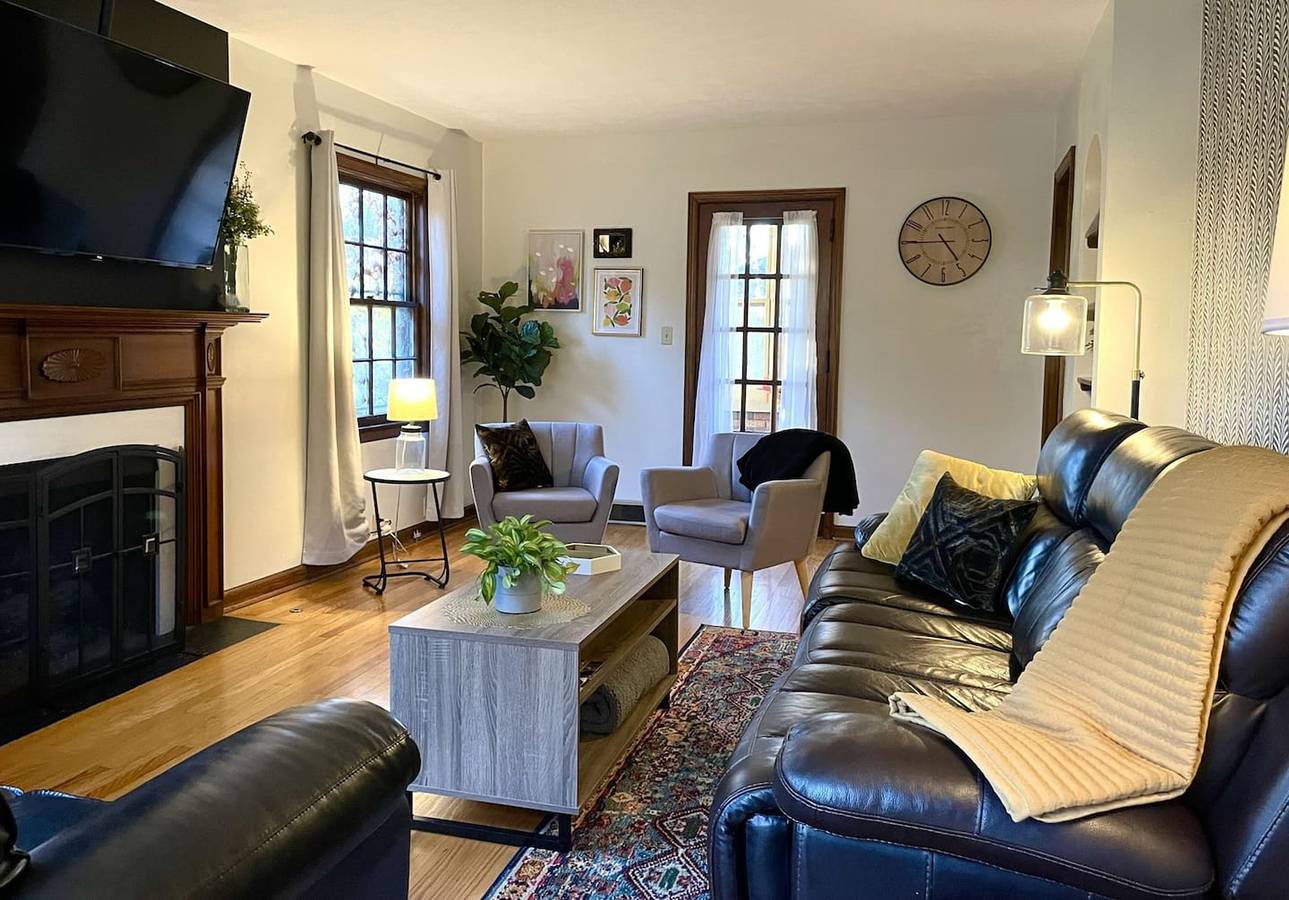 1.1 Mi to Notre Dame | 1stfloor Apt | Coffee Bar in South Bend, Saint Joseph County (IN)