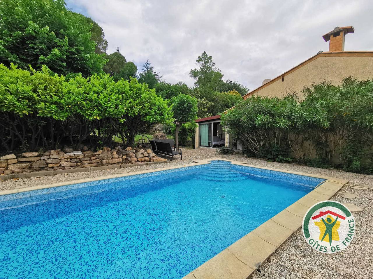 La Cigale et la Fourmi in Saint-Étienne-de-Gourgas, Région de Lodève