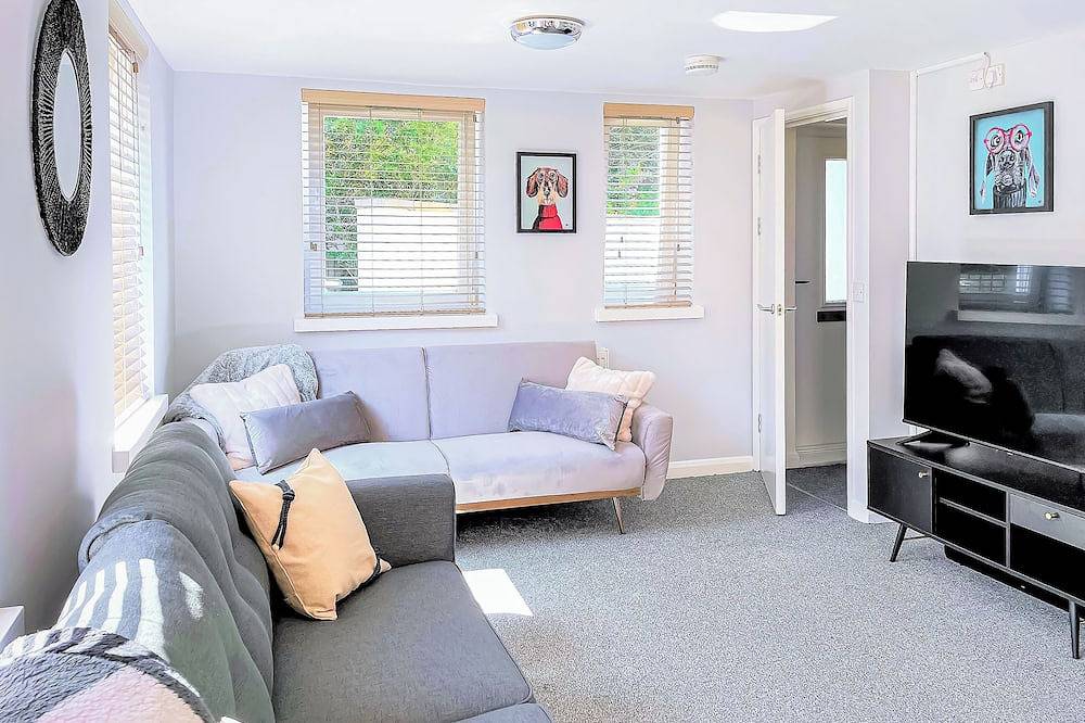 Log Cabin for 8 People in Bude, Cornwall