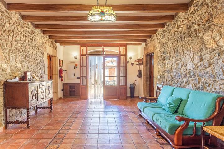Casa rural para 15 personas, con jardín y piscina para niños, Se admiten mascotas en Selva - 4