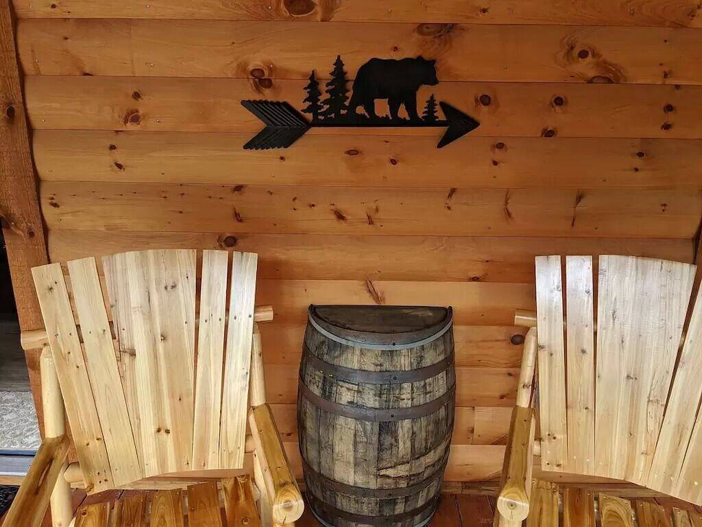 Easy access! Mountain Views,Watch the Elk, Fire Pit,Close to Skiing,Tubing, Golf in Blue Ridge Parkway, Maggie Valley