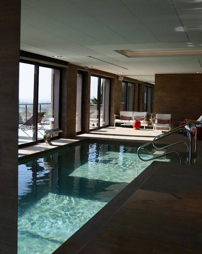 Hôtel pour 6 personnes, avec sauna et jacuzzi ainsi que balcon et piscine à Itterswiller