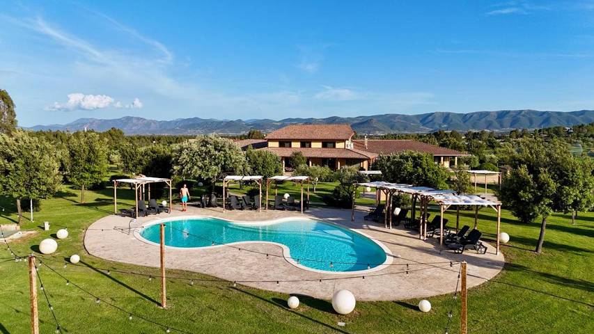 Ferienhaus für 2 Personen, mit Terrasse und Garten sowie Pool und Ausblick