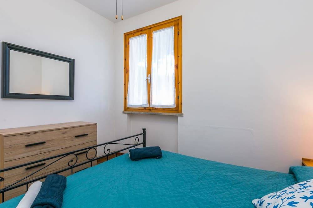 Entire apartment, Beautiful apartment for 5 people with Wifi, Tv and balcony in Marina di Cecina, Cecina