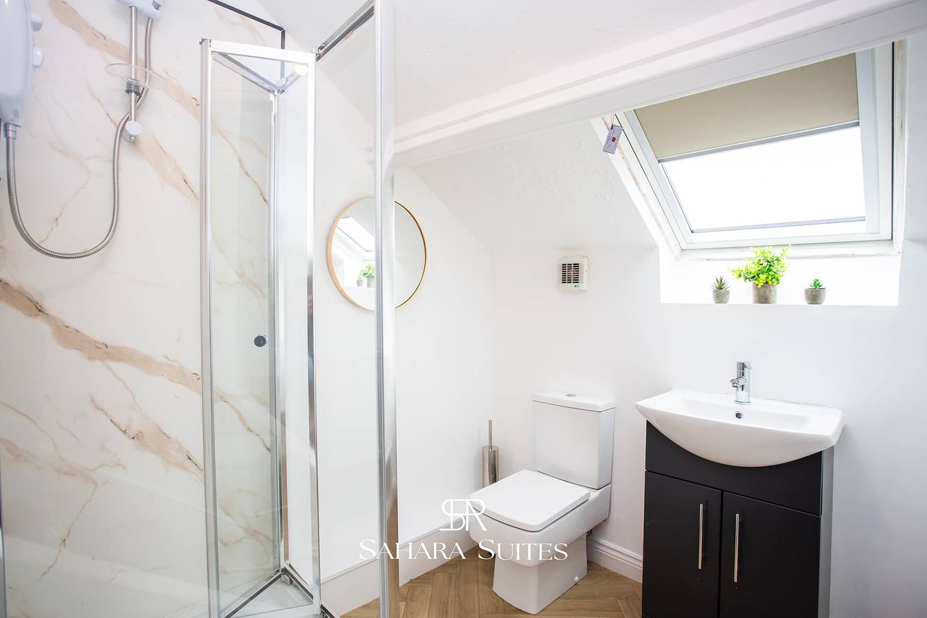 6Br Ensuite Sunderland   Contractors   Parking in Sunderland