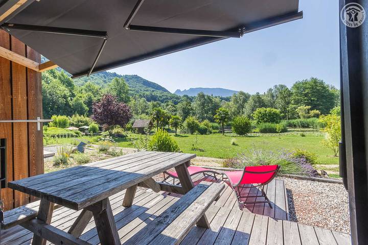Gîte pour 4 personnes, avec jardin et piscine à Yenne - 2