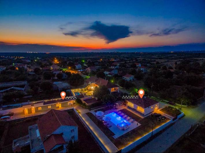 Ferienhaus für 12 Personen, mit Garten und Pool sowie Terrasse, mit Haustier