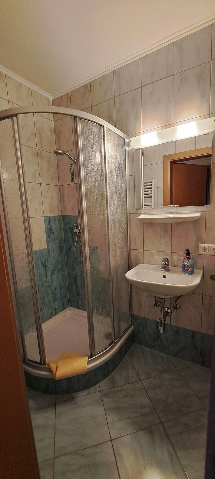 Gîte pour 2 personnes, avec jardin, adapté aux familles à Treffen - 3