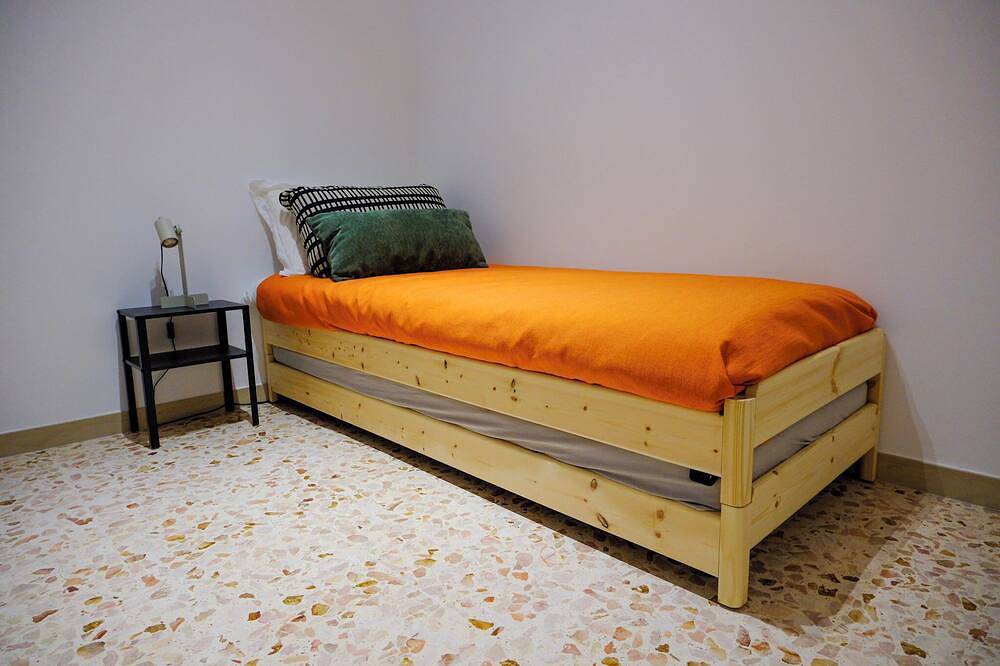 Charming 2-bedroom bed & breakfast in beautiful Martina Franca with Wifi, Ac in Martina Franca, Provincia de Taranto