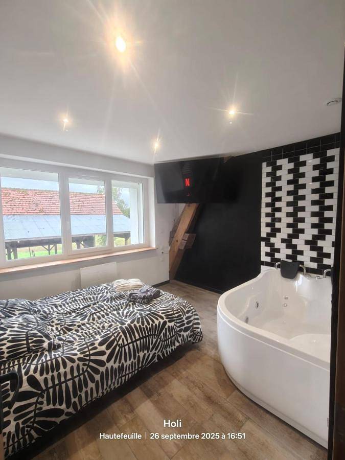 Gîte pour 4 personnes, avec jacuzzi dans Hautefeuille