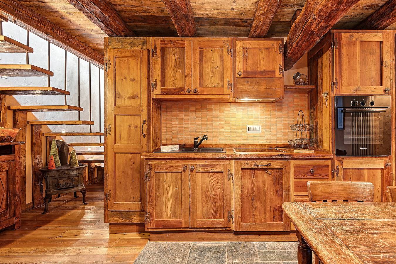 Appartement entier, Appartement '5 Coppafen' familial avec balcon in Villes Dessous, Comune di Introd