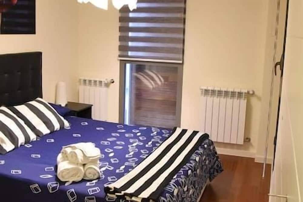 Entire apartment, Sabiñánigo. P22 Vacahome Management, P22 in Sabiñánigo, Spanish Pyrenees