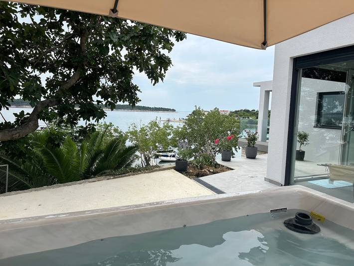 Ferienwohnung für 6 Personen, mit Balkon/Terrasse in Banjol
