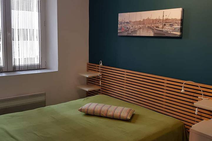 Entire apartment, Apartment with garden by the sea in Marseille, Marseille region