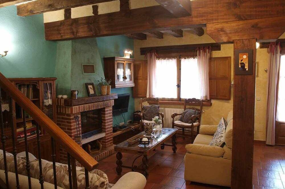 Agroturismo El Mirador de la Cigüeña in Cabanillas del Monte, Torrecaballeros