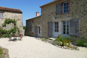 Gîte pour 8 personnes, avec jardin à Château-Guibert