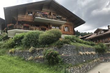 Gîte pour 3 personnes, avec jardin à Habkern