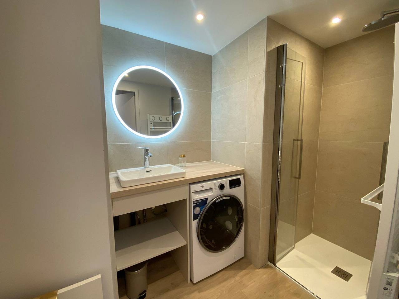 Ganze Wohnung, Renovierte Wohnung in Annecy mit Parkplatz und Wifi in Annecy-le-Vieux, Annecy (Gemeinde)