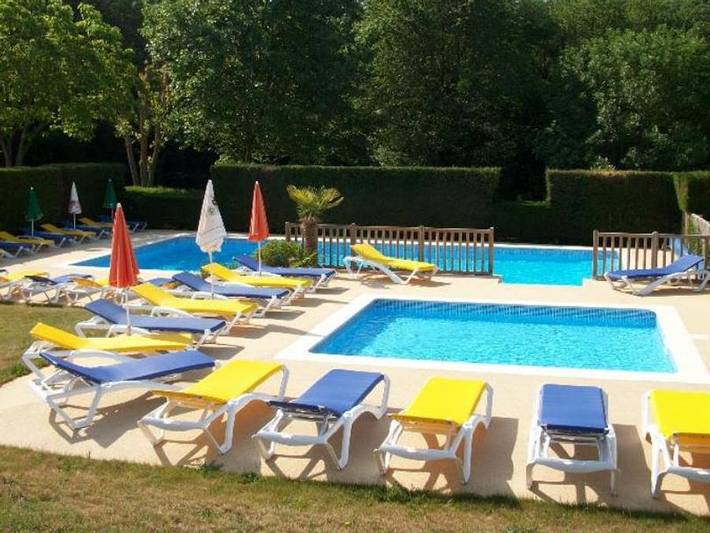 Camping pour 4 personnes, avec Bassin pour enfant