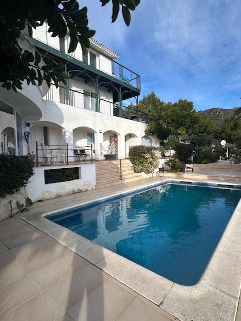 Chalet para 2 personas, con Balcón y Terraza además de Jardín y Piscina en Bajo Llobregat - 3