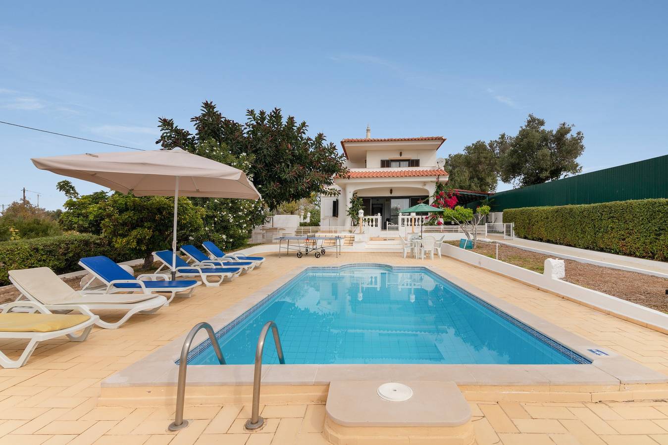 Villa 'Vivenda Deolinda' with Sea View, Wi-Fi and Air Conditioning in Albufeira in Albufeira e Olhos de Água, Faro distrikt