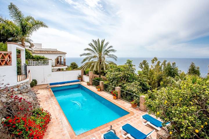 Chalet para 10 personas, con piscina y jardín en Andalucía - 2