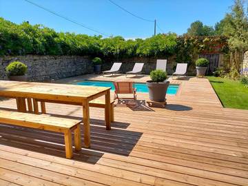 Gîte pour 11 personnes, avec piscine ainsi que vue et jardin à Saint-Germain-d'Esteuil