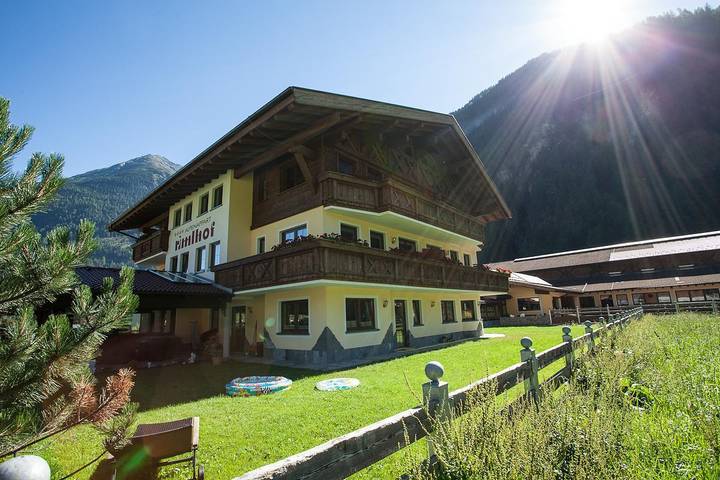 Ferienwohnung für 4 Personen, mit Balkon und Sauna im Ötztal