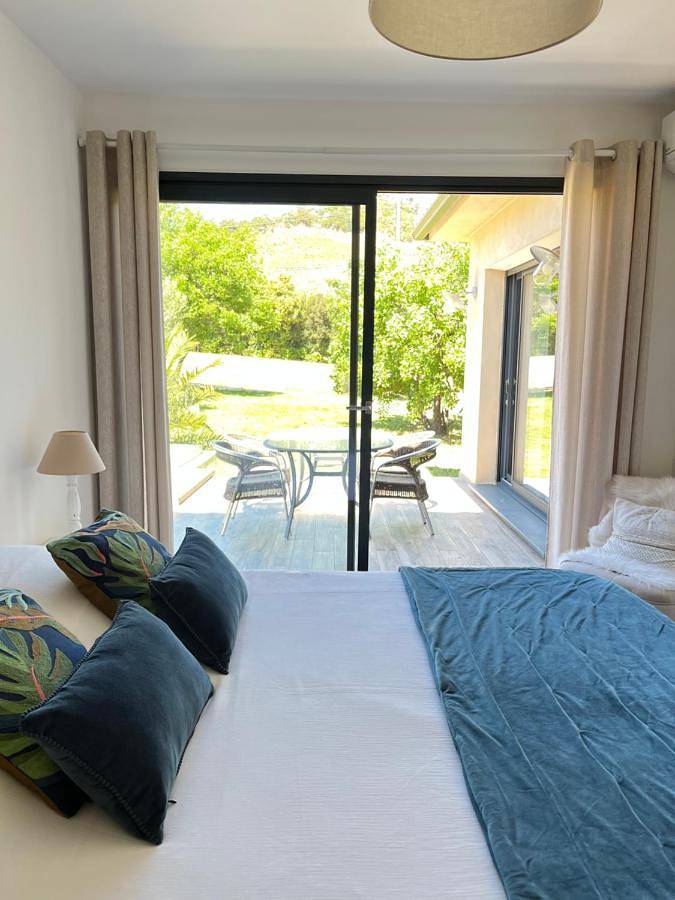 Location de vacances pour 3 personnes, avec vue ainsi que jardin et piscine à Barbaggio - 4