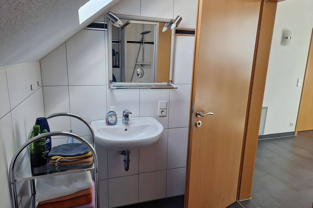 Ganze Wohnung, Ferienwohnung 'Goelz' mit Seeblick, Wlan und Klimaanlage in Bad Schussenried, Landkreis Biberach