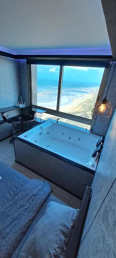 Aparthotel para 2 personas, con jacuzzi y jardín - 1