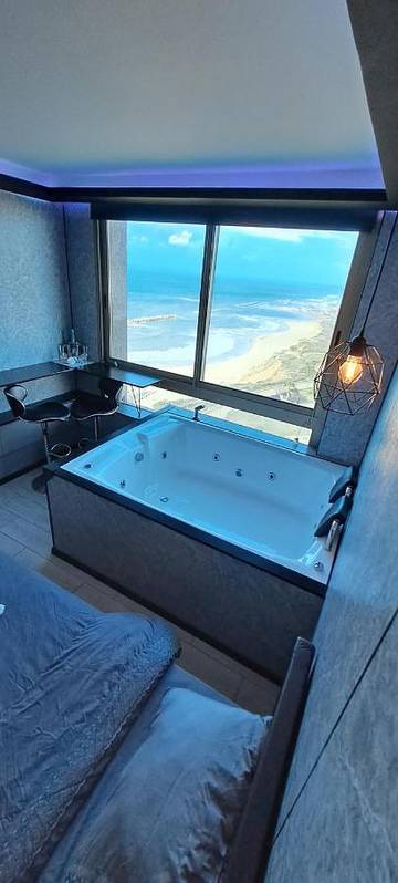Cottage pour 2 personnes, avec jacuzzi et jardin à Netanya